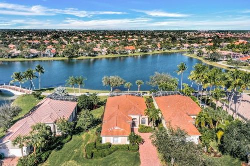 2992 Gilford Way, Naples FL 34119-7523 exterior