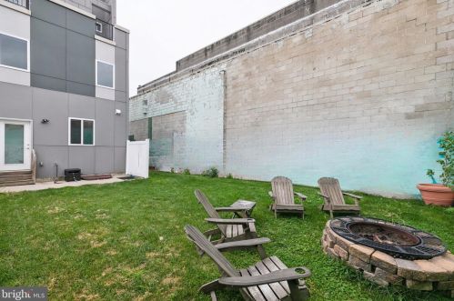 1324 Howard St, Philadelphia PA 19122-2445 exterior