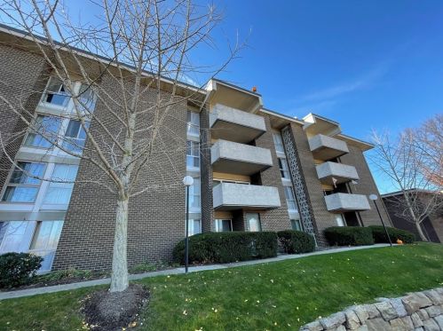 2404 Charlemagne Cir, Pittsburgh PA 15237-2925 exterior