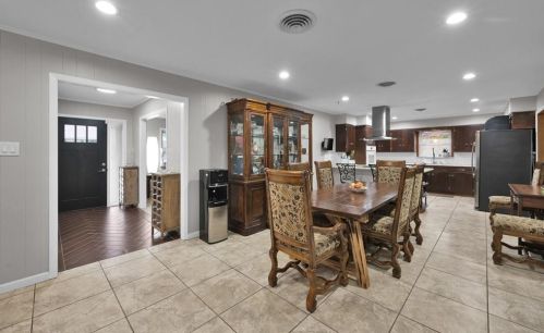 229 Elmwood St, Huntsville TX 77320-3408 exterior