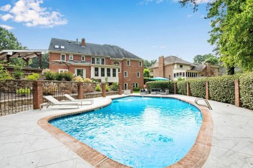 5600 Errol Pl, Atlanta, GA 30327-4862