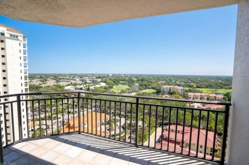 7225 Pelican Bay Blvd, Naples FL 34108-5515 exterior