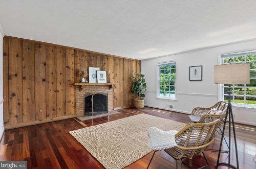 10017 Carmelita Dr, Rockville MD 20854-4247 exterior