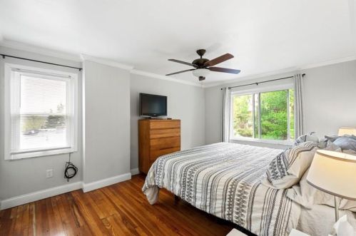 2008 Lacrosse St, Pittsburgh PA 15218-1826 exterior