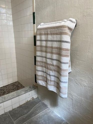 1734 Hallowell St, Pittsburgh PA 15210-3457 exterior