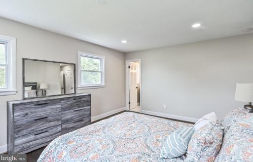 2002 Belle View Blvd, Alexandria VA 22307-1360 exterior