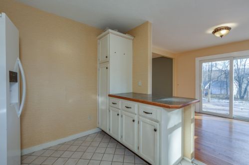 7481 School St, Concord NH  03307-0914 exterior