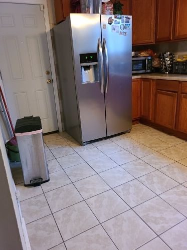 9326 Luella Ave, Chicago IL 60649-4108 exterior