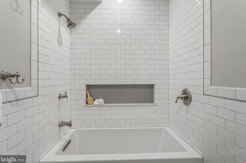 618 3 St, Washington DC 20002-4942 exterior