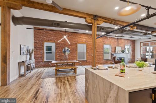 220 Prince St, Lancaster PA 17603-5878 exterior