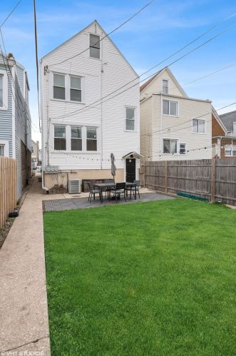 2853 Elston Ave, Chicago IL 60618-5843 exterior