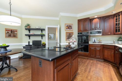 1532 Hampton Hill Cir, Mc Lean VA  22101-6020 exterior