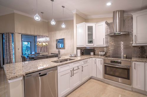 7195 Le Chalet Blvd, Boynton Beach FL 33472-5033 exterior