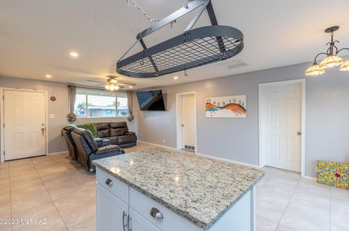 8051 Malvern St, Tucson AZ  85710-4238 exterior