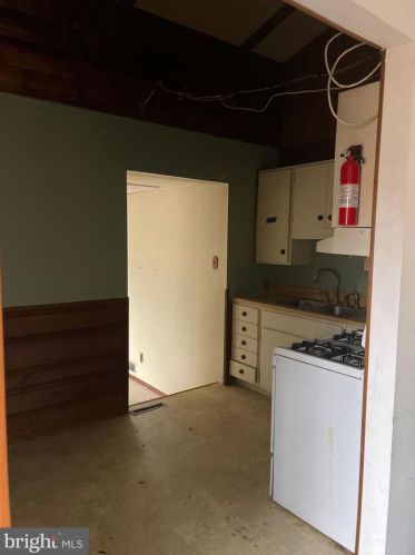 106 Cherokee Dr, Browns Mills NJ  08015-6251 exterior