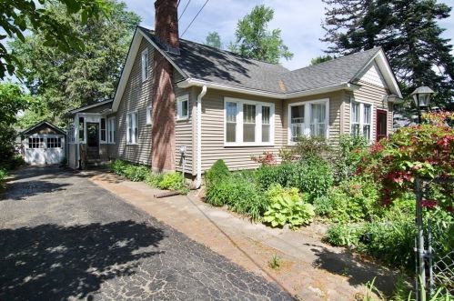 156 Whittum Ave, Springfield, MA 01118-1554