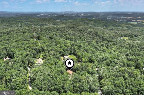 799 Laurel Wood Ln, Hanover PA 17331-6868 exterior