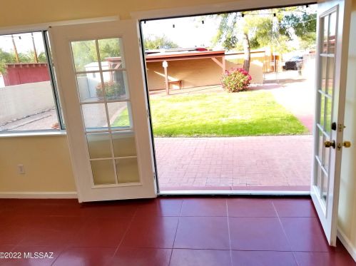 1723 Linden St, Tucson AZ 85705-8935 exterior