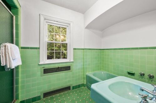 176 Douglas Pl, Mount Vernon NY 10552-1144 exterior