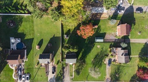 8145 Lindisfarne Dr, Pittsburgh PA 15237-2311 exterior