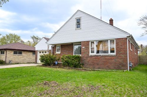 1527 Custer Ave, Milwaukee, WI 53209-5121