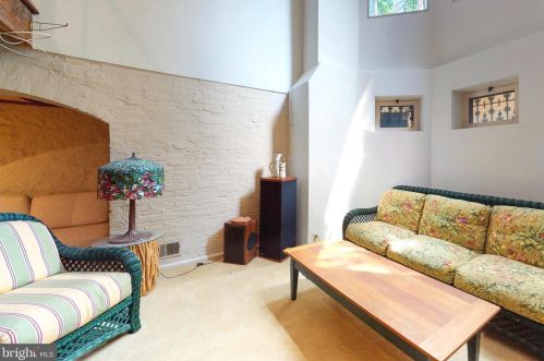 2319 Delancey Pl, Philadelphia PA 19103-6406 exterior