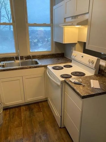 1906 Brownsville Rd, Pittsburgh PA 15210-4204 exterior