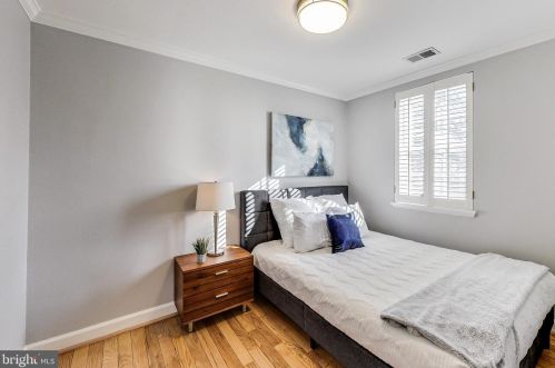 4632 34 St, Arlington VA 22206-1702 exterior