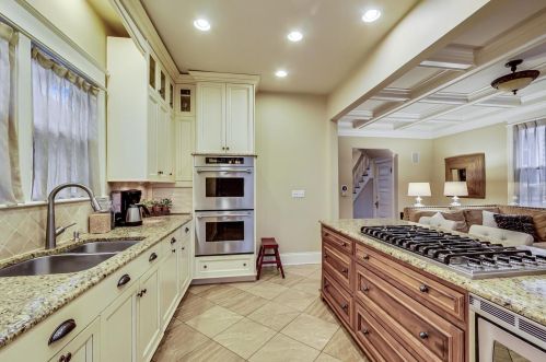 3852 Seeley Ave, Chicago IL 60659-4324 exterior