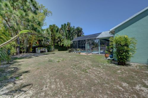 5967 Baylor Ave, Fort Pierce FL 34986-3634 exterior