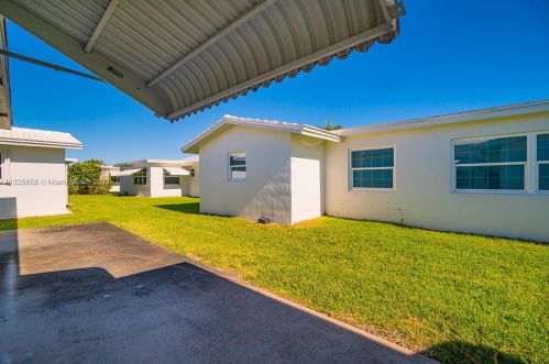 902 18 St, Boynton Beach FL 33426-5429 exterior