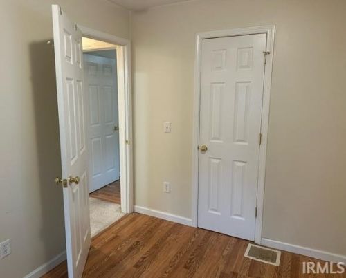 1005 Geyer Ave, Mishawaka IN 46544-4335 exterior