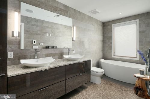 308 2nd St, Philadelphia PA 19133-0040 exterior