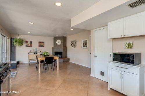 7590 Ln Cienega Dr, Tucson AZ 85712-1423 exterior