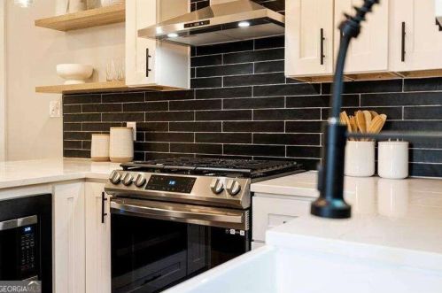 1437 Kenilworth Dr, Atlanta GA 30310-3943 exterior