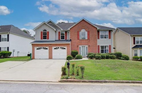 5467 Mayfair Crossing Dr, Lithonia, GA 30038-1184