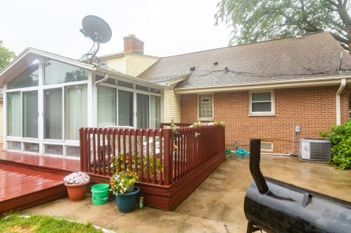 8236 37, Milwaukee WI 53210-3047 exterior