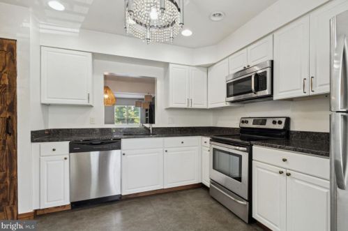 2849 Schoolhouse Cir, Silver Spring MD  20902-2555 exterior