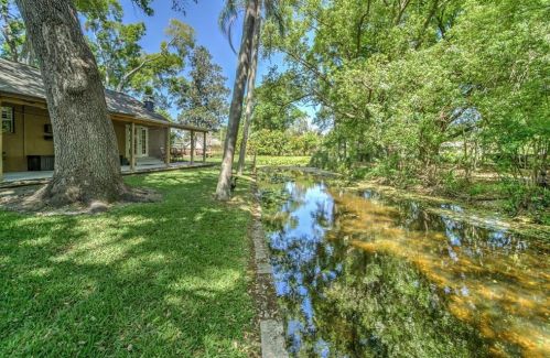 8919 Arrawana Ave, Tampa FL 33614-1810 exterior