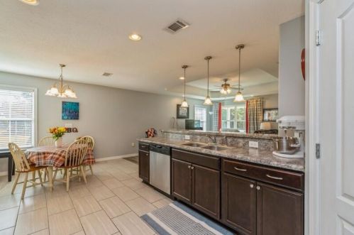 142 Howlin Rd, Defuniak Springs FL 32433-4787 exterior