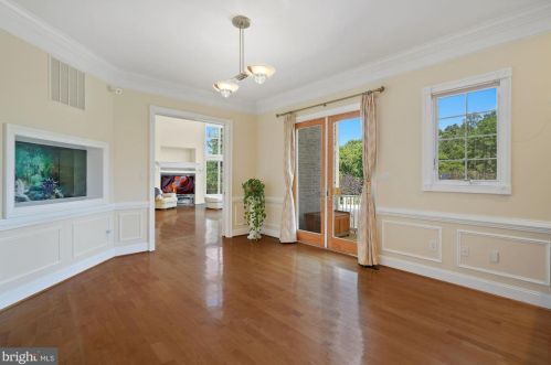 12705 Greenbriar Rd, Rockville MD 20854-6324 exterior