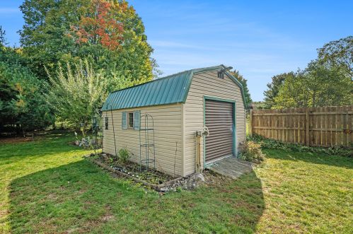 224 Elizabeth St, Sylvan Beach MI 49461-1311 exterior