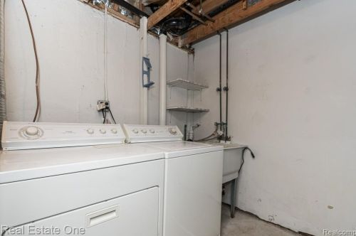 282 1st St, Rochester MI 48307-2600 exterior