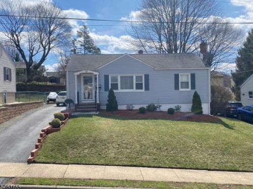 22 Overlook Ave, Dover, NJ 07869-2930