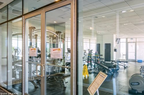 303 Ohio St, Chicago IL  60654-7963 exterior