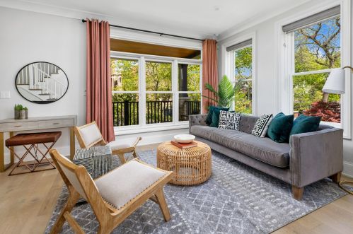 1923 Wellington Ave, Chicago IL 60618-7821 exterior