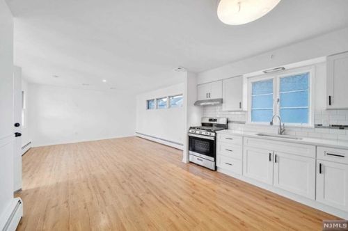 440 Boulevard, Outwater NJ  07026-2061 exterior