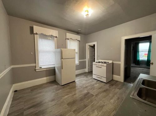 1970 16th St, Milwaukee, WI 53204-3712