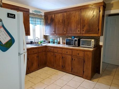 135 Briggs St, Taunton MA 02780-4805 exterior