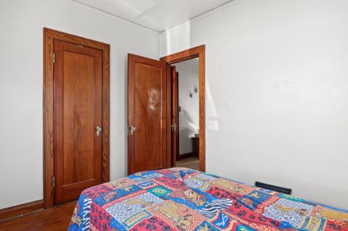 5945 40, Milwaukee WI 53208-3745 exterior